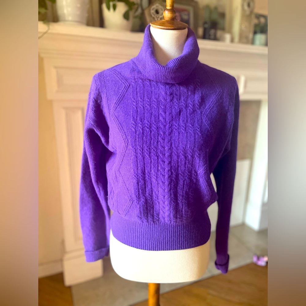 LambsWool/Angora Rabbit blend Vintage Turtleneck Sweater Cable Knit. Sz Medium